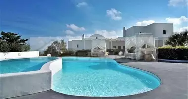 Villa  mit Balkon, mit Schwimmbad, mit Kamin in Fira, Griechenland