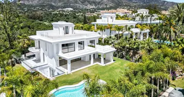 Villa  mit Parkplatz, mit Aufzug, mit Klimaanlage in Marbella, Spanien