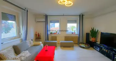 5 room house in Fot, Hungary