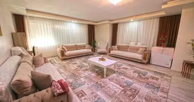 Duplex 5 rooms in Mahmutlar, Turkey
