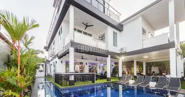 Villa 7 bedrooms in Phuket, Thailand