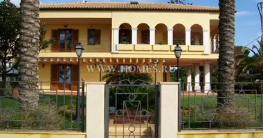 Villa 5 bedrooms with Air conditioner, with Sea view, with Garden in Italy