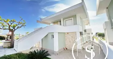 Adosado Adosado 4 habitaciones con Doble acristalamiento, con Balcón, con Aire acondicionado en Nea Skioni, Grecia