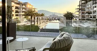 Apartamento 3 habitaciones en Tivat, Montenegro