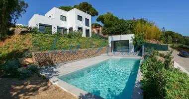 Villa 4 bedrooms with Air conditioner, with Garden in Lower Empordà, Spain