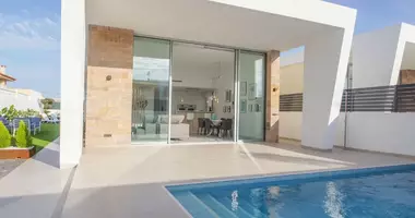 Villa  mit Terrasse, mit Badezimmer, mit Privatpool in Torrevieja, Spanien