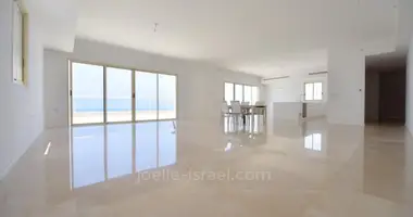 Penthouse 7 rooms in Netanya, Israel