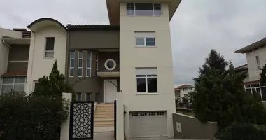 Villa 8 rooms with Covered parking, with Подходит для гражданства in Alanya, Turkey