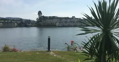 Кондо   с видом на море, с видом на озеро в Пхукет, Таиланд