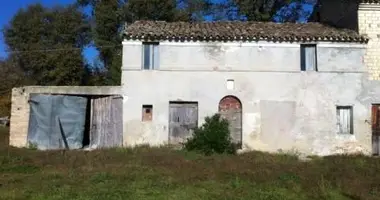 Casa 11 habitaciones en Terni, Italia