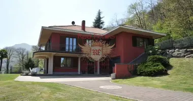 Villa 5 Zimmer in Verbania, Italien