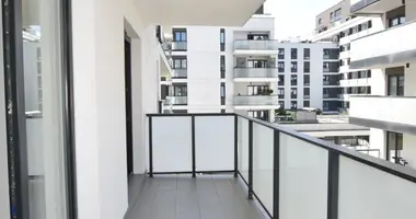 Mieszkanie 3 pokoi w Warszawa, Polska