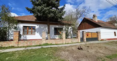 5 room house in Gyorzamoly, Hungary