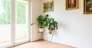 Wohnung 4 zimmer in Warschau, Polen