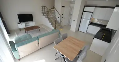 Penthouse 3 pokoi z Okna z podwójnymi szybami, z Balkon, z Meble w Mahmutlar, Turcja