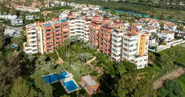 2 bedroom apartment in Benahavis, Spain