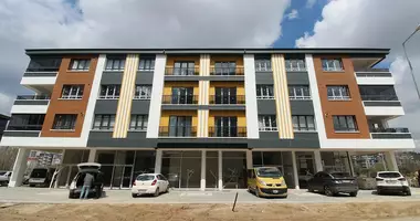 Apartamento 4 habitaciones con balcón, con estacionamiento, con con reparación en Goelbasi, Turquía