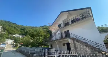 Haus 6 Zimmer in Zelenika-Kuti, Montenegro
