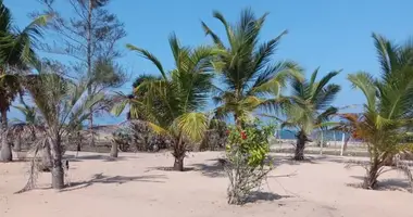Участок земли в Ampara District, Шри-Ланка