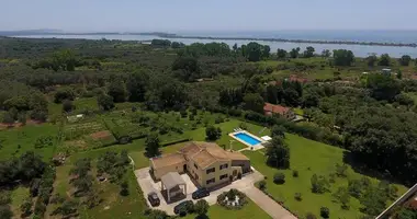 Villa 3 chambres avec Piscine dans Chlomatiana, Grèce