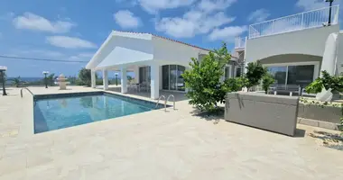 Haus 4 Schlafzimmer in Peyia, Cyprus