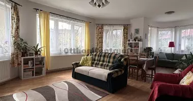 6 room house in Fot, Hungary