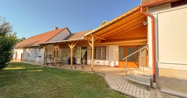 5 room house in Mecseknadasd, Hungary