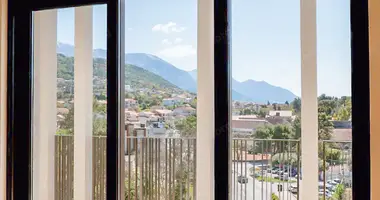 Wohnung 2 Schlafzimmer in Tivat, Montenegro