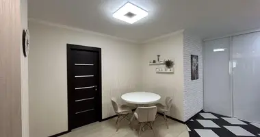 Apartamento 3 habitaciones en Minsk, Bielorrusia