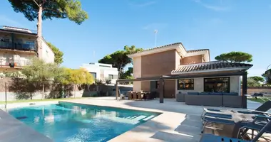 Villa 6 bedrooms in Castelldefels, Spain