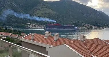 2 bedroom apartment in Dobrota, Montenegro