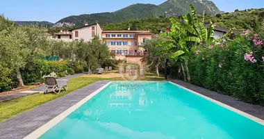 3 bedroom apartment in Toscolano Maderno, Italy