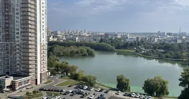 Apartamento 3 habitaciones en Minsk, Bielorrusia