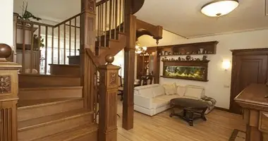 Квартира 4 спальни в Рига, Латвия