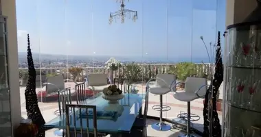 4 bedroom house in Peyia, Cyprus