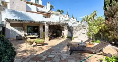 Townhouse 4 bedrooms in Catalonia, Spain