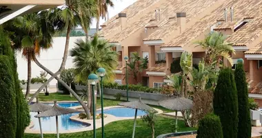 Apartment 6 bedrooms in Alicante, Spain