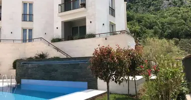 4 bedroom house in Marovici, Montenegro