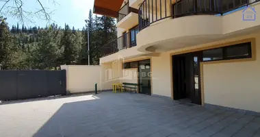 Villa 5 bedrooms with Central heating, with Asphalted road, with Yes in Tbilisi, Georgia