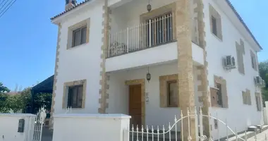Дом 5 спален в Oroklini, Кипр