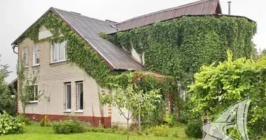 Maison dans carnaucycki siel ski Saviet, Biélorussie