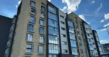 Apartamento 4 habitaciones en Ratomka, Bielorrusia