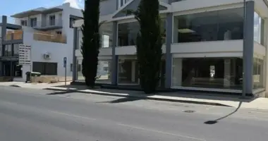 Shop 975 m² in Strovolos, Cyprus