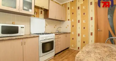 Apartamento 3 habitaciones en Maladetchna, Bielorrusia