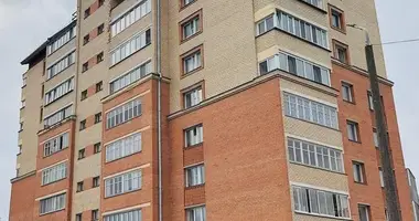 Apartamento 3 habitaciones en Slutsk, Bielorrusia