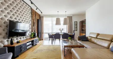 Wohnung 4 zimmer in Warschau, Polen
