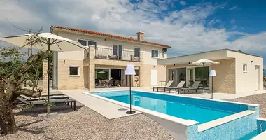 Villa 3 chambres dans Rabac, Croatie