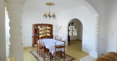 Квартира 3 спальни в Birkirkara, Мальта