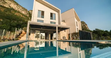 Villa 4 bedrooms in Petrovac, Montenegro