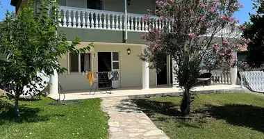 Villa 3 bedrooms with Balcony, with Air conditioner, with parking in Karadayi, Turkey